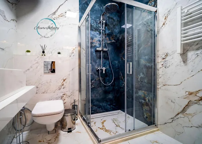 公寓 Azure Infinity - Sea View, Pools & - Over The Sea And Under The Sky 瓦爾納